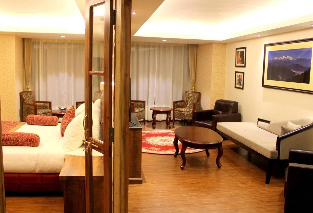 Crescent Resort, Darjeeling Darjeeling  Exteriör bild