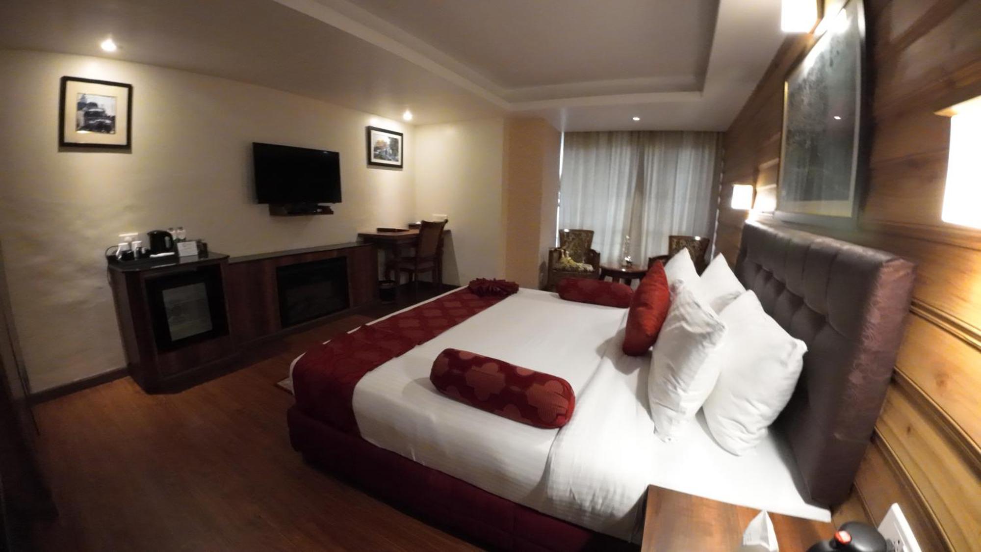 Crescent Resort, Darjeeling Darjeeling  Exteriör bild